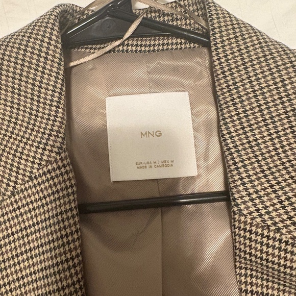 Double breasted micro houndstooth blazer from Mango - Picture 2 of 6